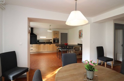 Laveissiere Cottage | Renovated manor house with garden, fireplace, and Wi-Fi near Super-Lioran