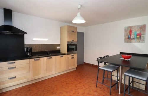 Laveissiere Cottage | Renovated manor house with garden, fireplace, and Wi-Fi near Super-Lioran