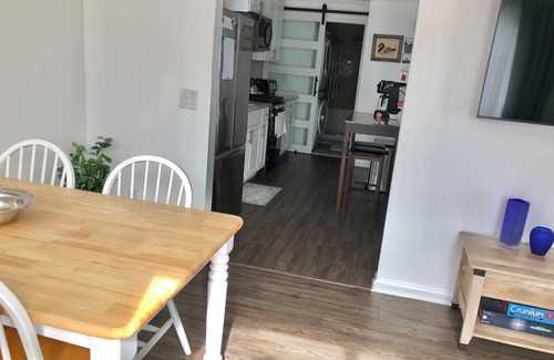 Devon Cottage | Renovated Milford Beach home by Charles Island/Silver Sands Pk