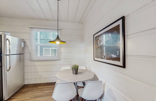 Lakeside Park Cabin | Renovated Modern Retreat with Hot Tub | Walk to Lakeside Beach & Gondola