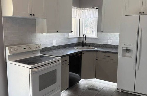 Plymouth House | ✨ Renovated & Modern Plymouth Furnished Home Away From Home ✨