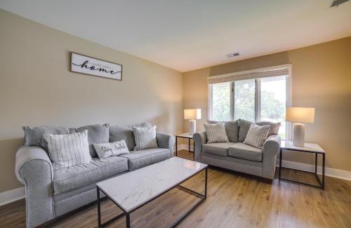 Munster Apartment | Renovated Munster Condo - 15 Mi to Lake Michigan!