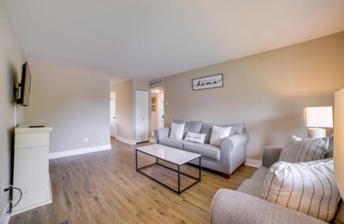 Munster Apartment | Renovated Munster Condo - 15 Mi to Lake Michigan!