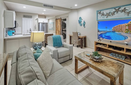Puerto Penasco Condo | Renovated Oceanfront Condo with Tuft & Needle King Bed & Fast WiFi - Sun W612
