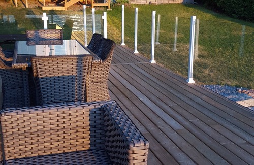 Roseneath House | Renovated on HGTV Canada with a gorgeous boathouse deck