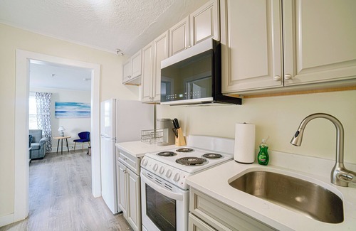 Falmouth Apartment | Renovated One Bedroom in Falmouth Downtown close to the beach