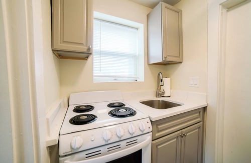 Falmouth Apartment | Renovated One Bedroom Apartment Downtown Falmouth Minutes From the Beach
