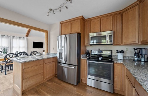 Colington Cottage | Renovated, Pet-Friendly, with HOT TUB - Highly Walkable Location