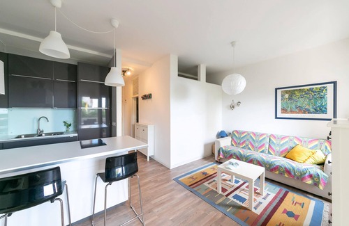 Faro Apartment | *Renovated* Pool/Beach Place [+Free Parking]
