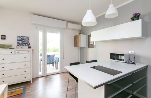 Faro Apartment | *Renovated* Pool/Beach Place [+Free Parking]