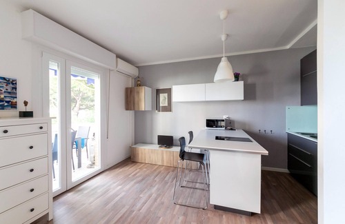 Faro Apartment | *Renovated* Pool/Beach Place [+Free Parking]