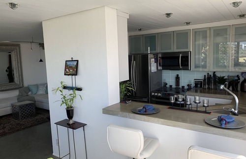 Playa Del Rey Condo | Renovated Private Beachfront w private outdoor space steps from the water
