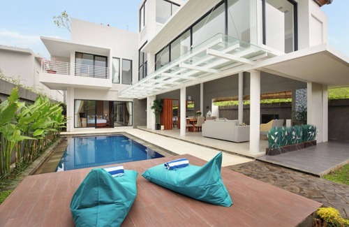 Taman Griya Villa | Renovated private residence in Nusa Dua - 5km from Benoa beach