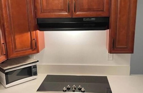 Home Gardens Apartment | Renovated Private Studio/Suite w/Kitchenette Bathroom (Abv Grg)