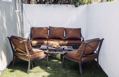 NoHo Arts District House | RENOVATED/REMODELED 2BR HOME with FENCED PATIO in NOHO ARTS DISTRICT p14