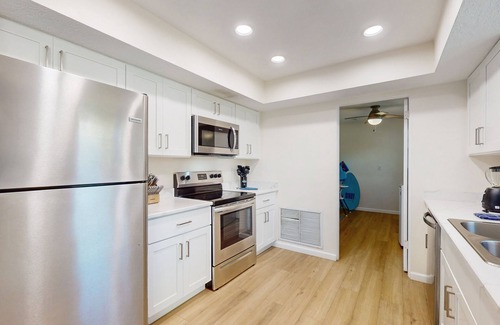 Alta Vista House | Renovated retreat - dog-friendly yard, AC & W/D - snowbirds welcome