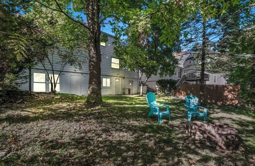 Berea House | Renovated Retreat: King Bed - Fire Pit - Metroparks Accessn