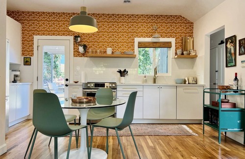 Prescott House | Renovated Retro Bungalow - Walk to Downtown!
