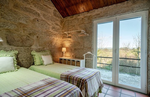 Sao Tiaguinho House | Renovated rural house. Privacy and magnetism in the heart of nature!