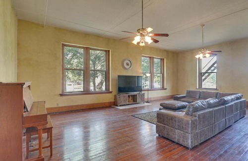 Florence House | Renovated Schoolhouse with Piano and Private Deck!