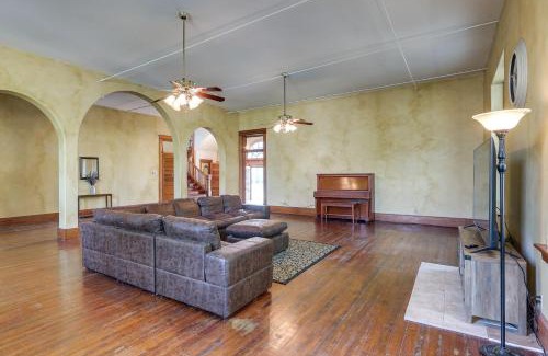 Florence House | Renovated Schoolhouse with Piano and Private Deck!