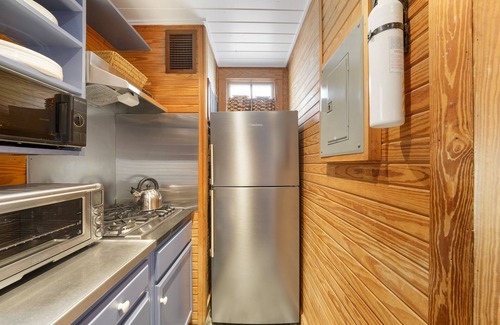 Seaside Cottage | Renovated Seaside Cottage, Pet Friendly, Luxury Touches+ 2 Adult Bikes!