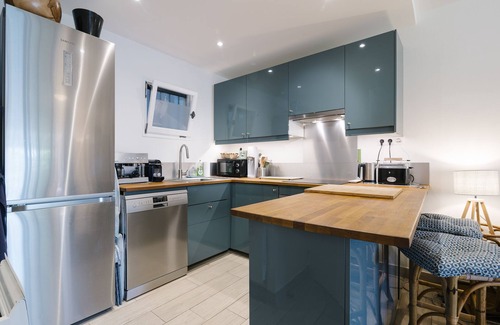 Port Grimaud Apartment | Renovated south-facing apartment in Port-Grimaud with large garden and mooring