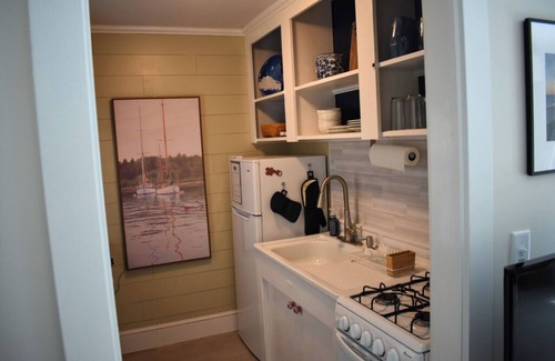 West Dennis Condo | Renovated studio condo unit, 10-12 minute walk to the beach