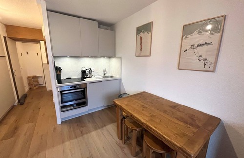 Flaine Apartment | Renovated Studio - Flaine Forêt - 4 ppl, Balcony, Ski Locker