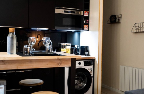 Pessac Apartment | Renovated studio with terrace, 500 meters from the center and shops