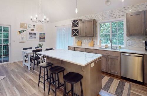 Cape Meares House | Renovated, three-story home by the beach with a furnished deck & washer/dryer