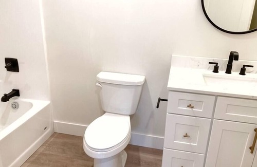 Chassell House | Renovated Townhouse On The Water #5