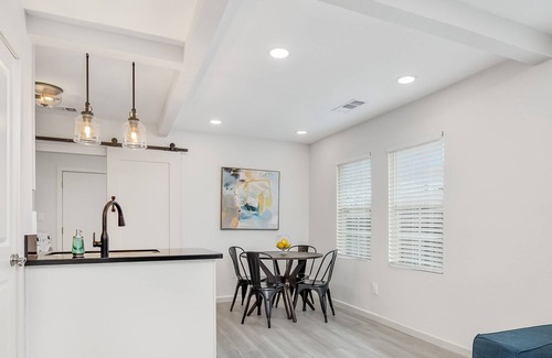 Fresno House | 🔥 Renovated Tower District Home W/ Outdoor Firepit