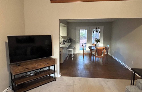 Pinehurst House | Renovated Townhome Near Pinehurst -Monthly Renters and Pets Welcome!