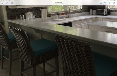 Brighton House | Renovated Townhouse with large pool, 1 min walk to Beautiful Brandon’s Beach
