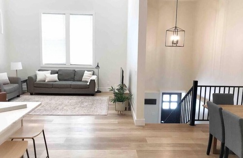 Chassell House | Renovated Townhouse On The Water #4