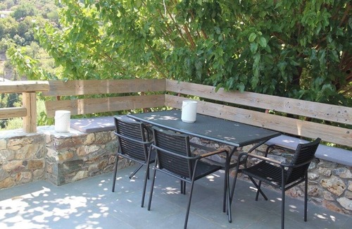 Livadi House | Renovated traditional Greek house with sea view! Beaches nearby!