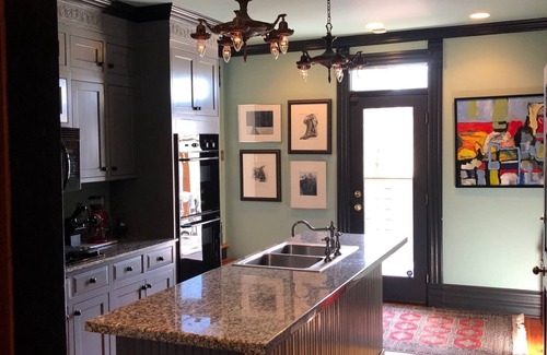 Cheesman Park House | Renovated Victorian filled w/art, views, beautiful furniture & hot tub/yard