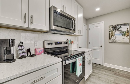 Lady Lake Cottage | Renovated Villa Btwn Lake Sumter & Spanish Springs
