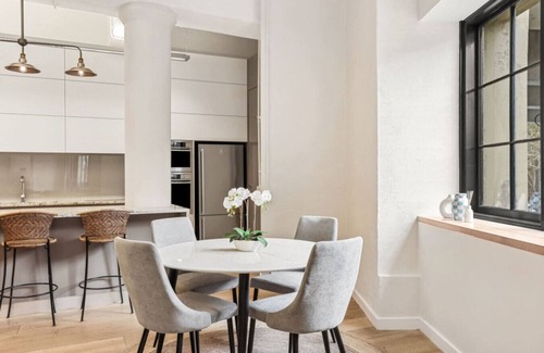 Dawes Point Apartment | Renovated Warehouse Conversion In Heart Of Sydney!