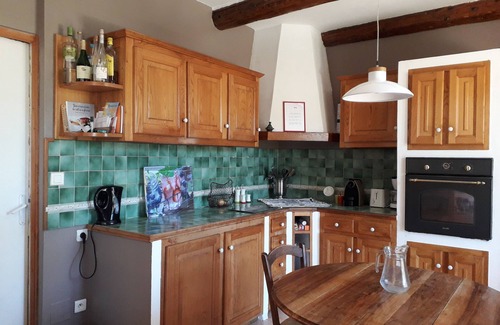 Puimisson House | RENOVATED WINEGROWER'S HOUSE SLEEPS 8 BETWEEN SEA AND MOUNTAINS; SWIMMING POOL GARDEN