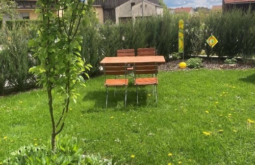 Hemau Apartment | Renoviertes Feriendomizil (110 m2) mit Badewanne und kostenfreiem WLAN