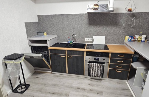 Ketsch Apartment | Renoviertes Ruhiges Gartenapartment