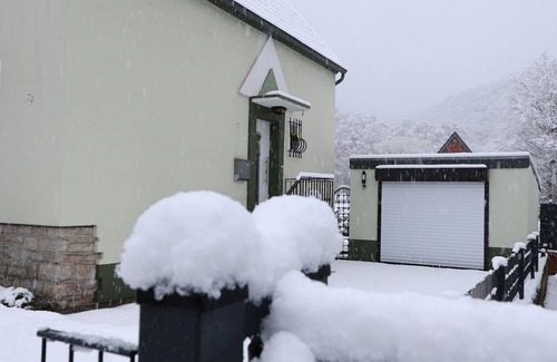 Gemund House | Renoviertes und Gemütliches Ferienhaus am Eifelsteig - Alte Maßschneiderei
