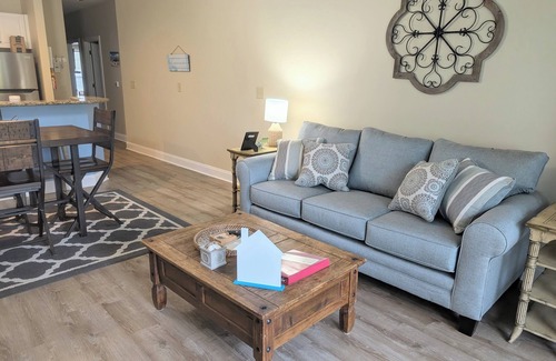 Myrtle Beach Condo | Rent 2 days or Rent 1 to 8 mos rental Oct. 1st-May 1st.1900/month. 1st Flr.