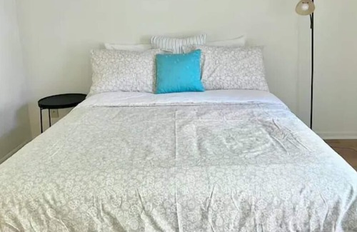 Acton House | *RENT 2 HOMES* 6 Bedrooms, 3.5ba, Sleeps 18!