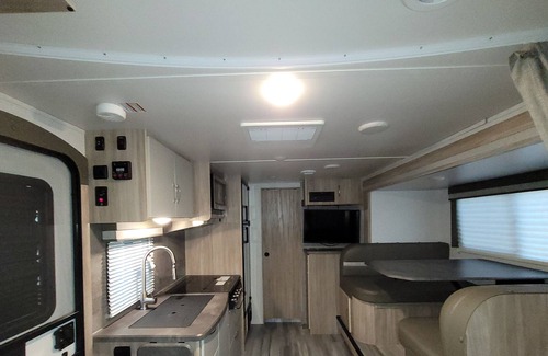 Painters Hill House | Rent a luxury RV, delivered!