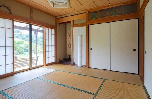 Futtsu House | Rent a whole building Enjoy nature Small House / Futtsu Chiba