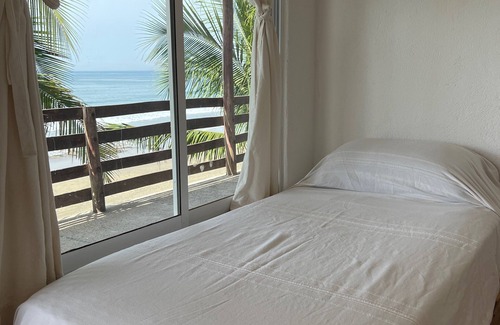 Saladita Cabin | Rent an entire 3 room boutique hotel right on the ocean! Sleeps 10 (+camping)