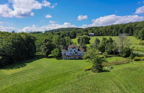 Hammondsport House | Rent an entire lake-view estate in the heart of wine country!